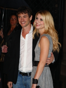 Claire Danes and Hugh Dancy walk the red carpet during Burberry Day at The New York Palace Hotel on May 28, 2009 in New York City