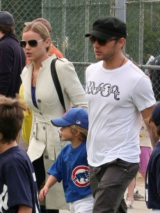Ryan Phillippe with son Deacon and girlfriend Abbie Cornish are ready to play ball on June 6, 2009 in Los Angeles, California