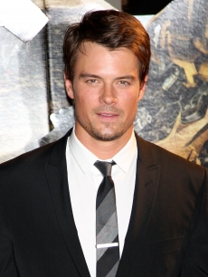 Josh Duhamel hits the red carpet at the ‘Transformers: Revenge of the Fallen’ World Premiere on June 8, 2009 in Tokyo