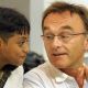 Azharuddin Ismail with his ‘Slumdog Millionaire’ director, Danny Boyle, after a press conference in Mumbai on May 27, 2009