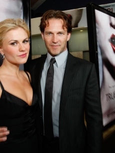 Anna Paquin and Stephen Moyer arrive at the Los Angeles Premiere of HBO’s Series ‘True Blod’ at the Cinerama Dome on September 4, 2008 in Hollywood