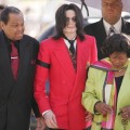 Joe Jackson with son Michael and wife Katherine in 2005