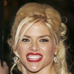 Anna Nicole Smith hits the red carpet for the ‘Be Cool’ premiere, Los Angeles, February 14, 2005
