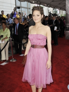 Marion Cotillard is pretty in pink at the premiere of Universal Pictures’ ‘Public Enemies’ on June 18, 2009 in Chicago
