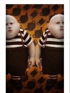 TweedleDee and TweedleDum make an appearance in Tim Burton’s new ‘Alice in Wonderland’