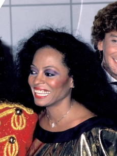 Michael Jackson, Diana Ross and Barry Manilow pose at the American Music Awards, Jan. 16, 1984