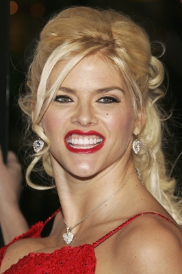 Anna Nicole Smith hits the red carpet for the ‘Be Cool’ premiere, Los Angeles, February 14, 2005