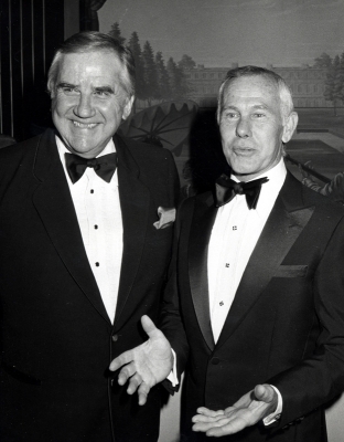 ‘The Tonight Show’ counterparts Ed McMahon and Johnny Carson share a smile at a February 1982 gala