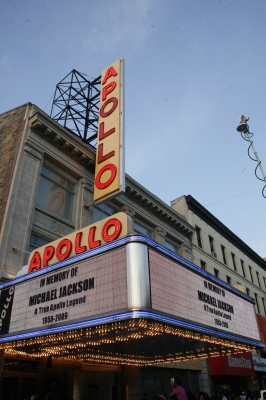 The Apollo Theater’s marquee memorializes pop star Michael Jackson as crowds of fans gather outside to remember him on June 25, 2009 in New York City
