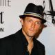 Jason Mraz flashes a grin on the red carpet during the 40th Annual Songwriters Hall of Fame Ceremony on June 18, 2009 in New York City