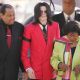 Joe Jackson with son Michael and wife Katherine in 2005
