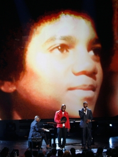 Ne-Yo and host Jamie Foxx pay tribute to Michael Jackson to close the 2009 BET Awards held at the Shrine Auditorium in Los Angeles on June 28, 2009