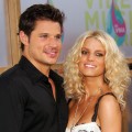Singers Nick Lachey and Jessica Simpson arrives at the 2005 MTV Video Music Awards at the American Airlines Arena on August 28, 2005 in Miami, Florida.