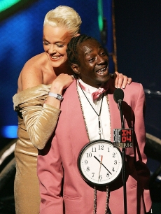 Brigitte Nielsen and Flavor Flav present onstage at the VH1 - Big in ‘04 in LA on December 1, 2004 