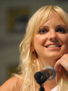 Anna Faris smiles on stage at the Comic-Con 2009 ‘Cloudy With A Chance Of Meatballs’ panel in San Diego on July 23, 2009 