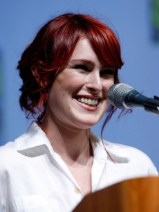 Kristen Bell smiles on stage during the ‘Astro Boy’ panel at Comic-Con 2009 in San Diego on July 23, 2009  
