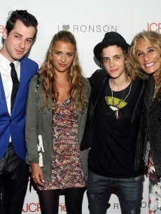 Mark Ronson, Charlotte Ronson, Samantha Ronson and Ann Dexter-Jones attend the ‘I Heart Ronson’ event Bar Marmont in Hollywood on 3 April, 2009 